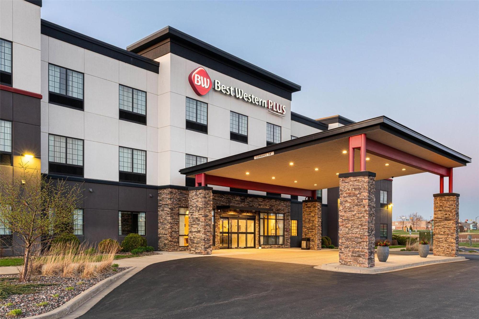 Best Western Plus New Richmond Inn & Suites Bagian luar foto